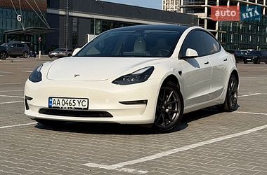 Седан Tesla Model 3 2022 в Киеве