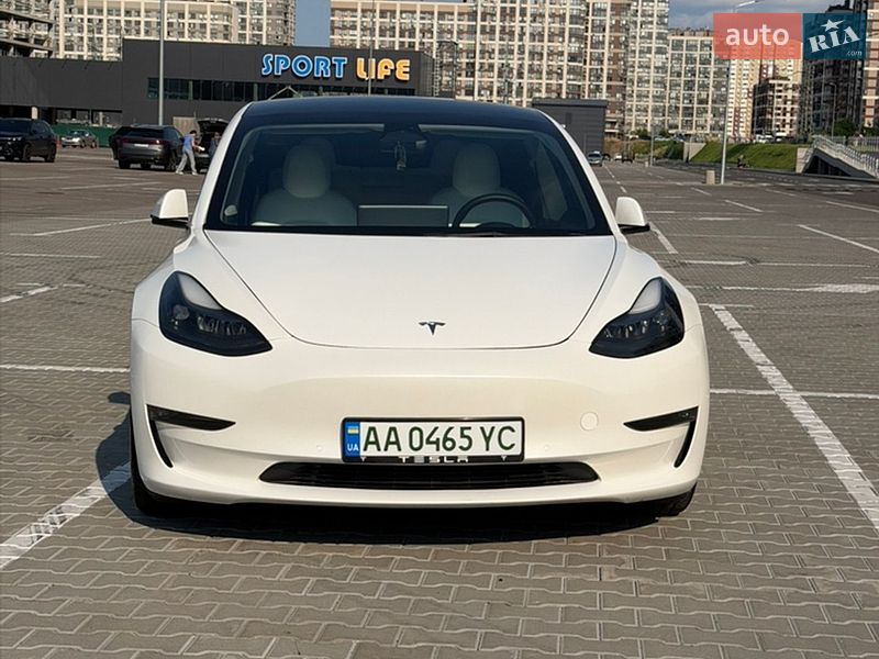 Седан Tesla Model 3 2022 в Києві