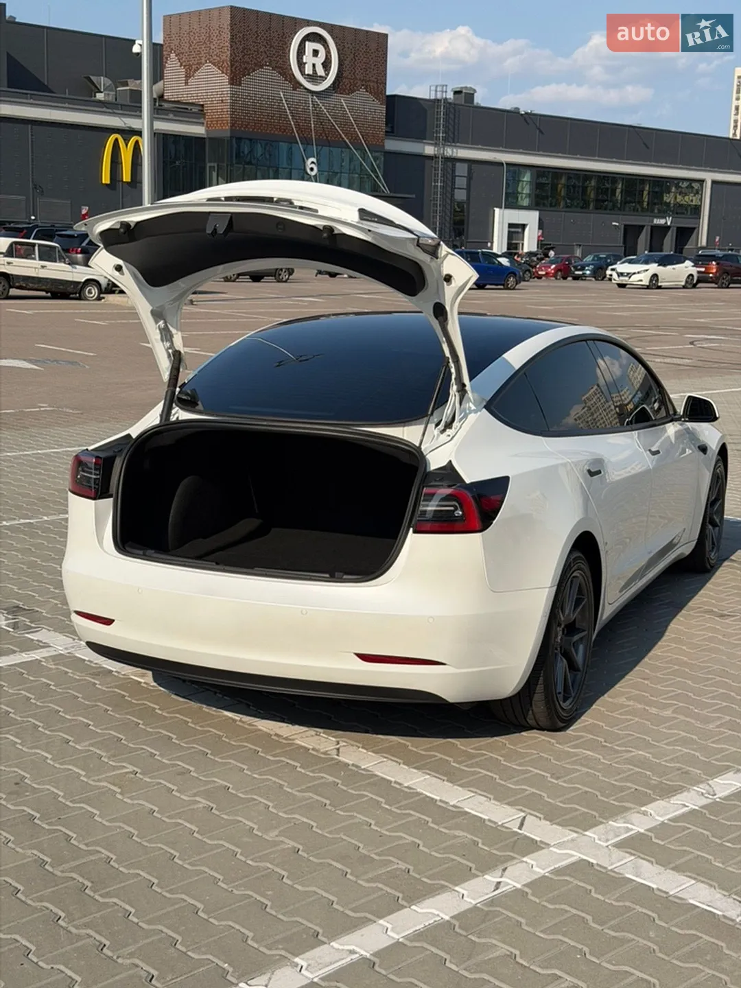 2022 Tesla Model 3 - мініатюра 15