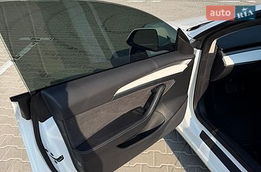 Седан Tesla Model 3 2022 в Києві