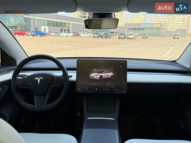 Седан Tesla Model 3 2022 в Києві