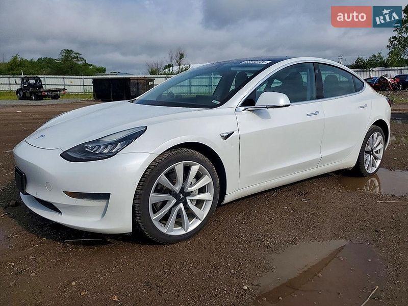 Седан Tesla Model 3 2020 в Одесі