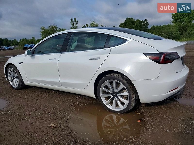 Седан Tesla Model 3 2020 в Одесі