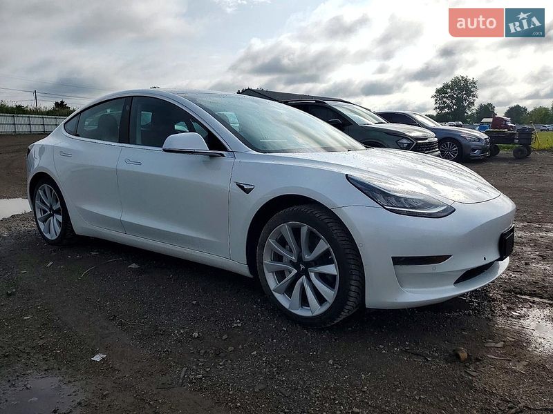 Седан Tesla Model 3 2020 в Одесі