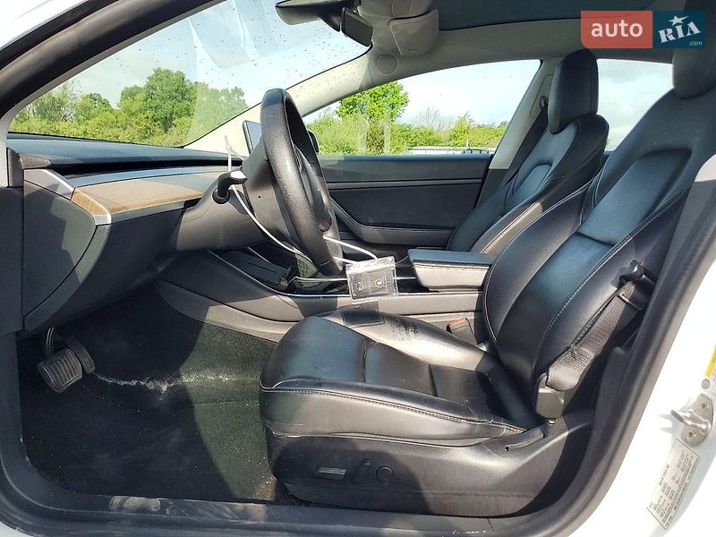 Седан Tesla Model 3 2020 в Одесі