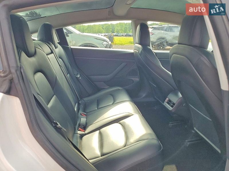 Седан Tesla Model 3 2020 в Одесі