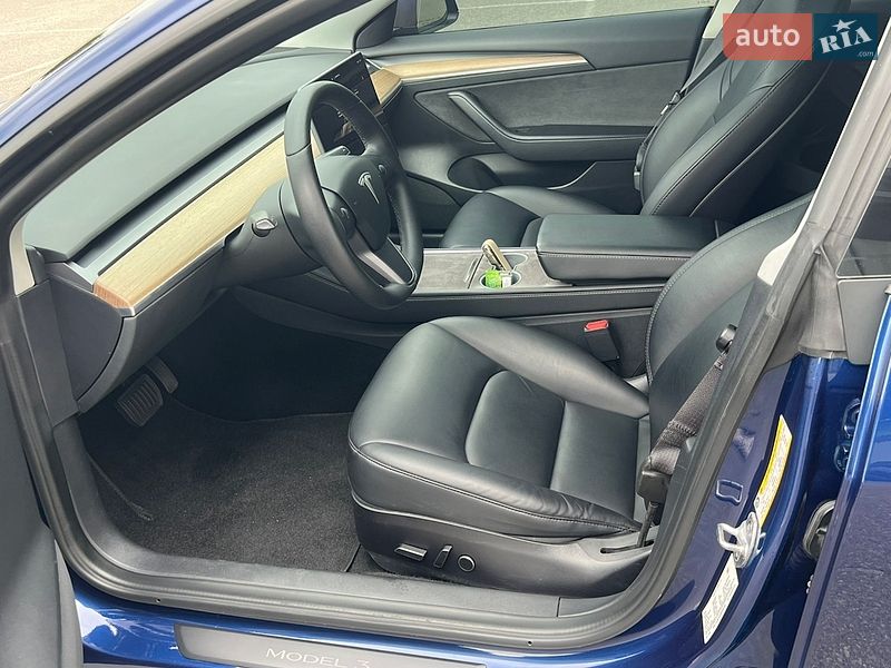 Седан Tesla Model 3 2022 в Києві