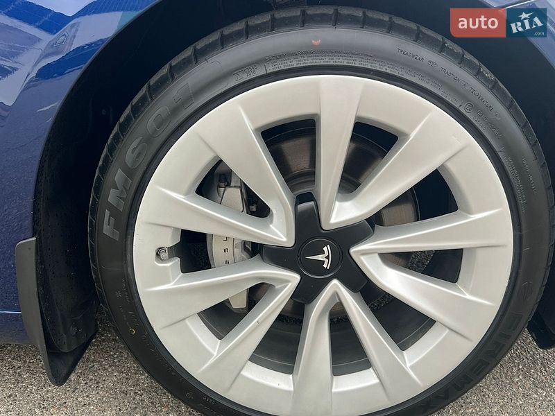 Седан Tesla Model 3 2022 в Києві