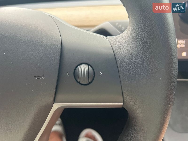 Седан Tesla Model 3 2022 в Києві