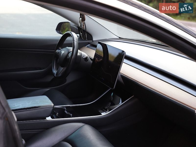 Седан Tesla Model 3 2018 в Хмельницькому