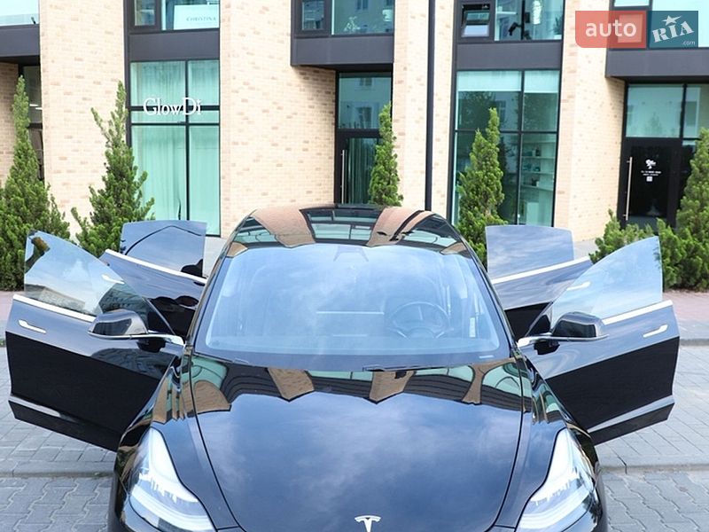 Седан Tesla Model 3 2018 в Хмельницькому