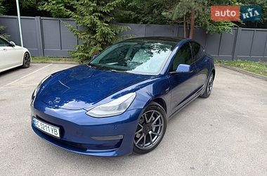 Седан Tesla Model 3 2021 в Львові