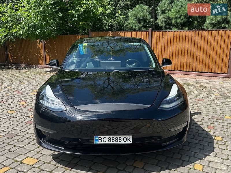 Седан Tesla Model 3 2018 в Трускавце