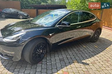 Седан Tesla Model 3 2018 в Трускавце