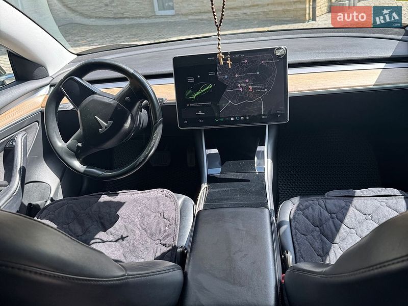 Седан Tesla Model 3 2018 в Трускавце