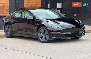 Седан Tesla Model 3 2022 в Львові