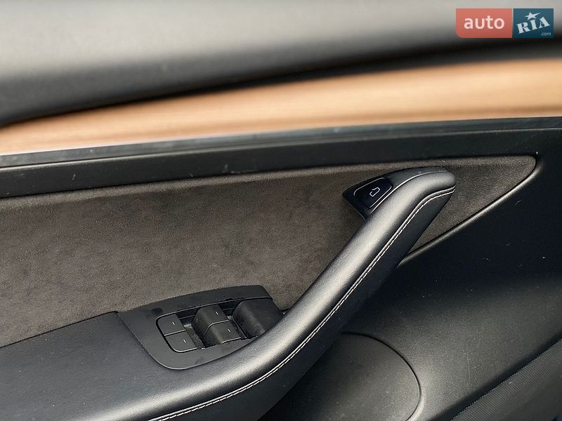 Седан Tesla Model 3 2022 в Киеве фото 20 Седан Tesla Model 3 2022 в Киеве