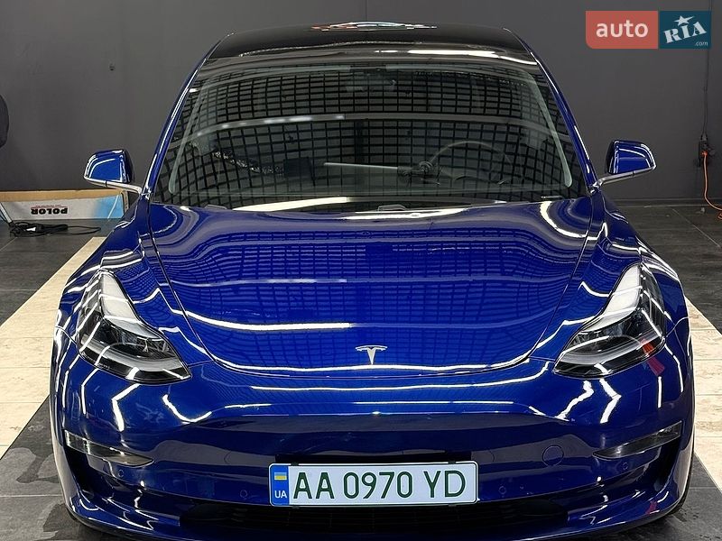 Седан Tesla Model 3 2020 в Киеве