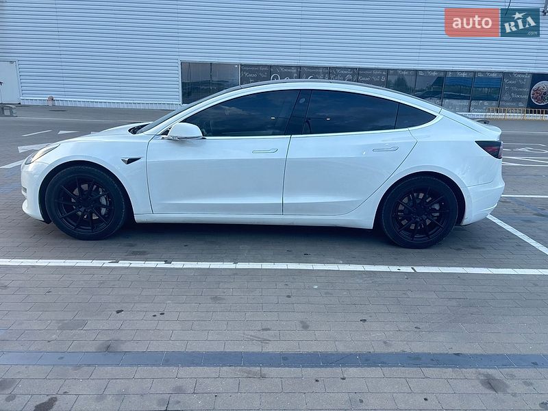 Седан Tesla Model 3 2020 в Борисполе фото 8 Седан Tesla Model 3 2020 в Борисполе
