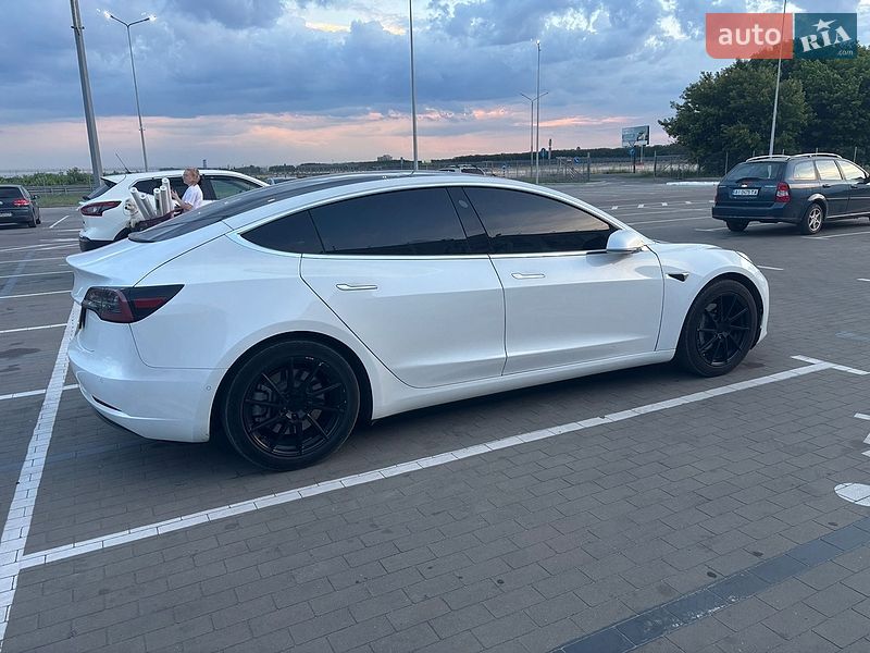 Седан Tesla Model 3 2020 в Борисполе фото 9 Седан Tesla Model 3 2020 в Борисполе