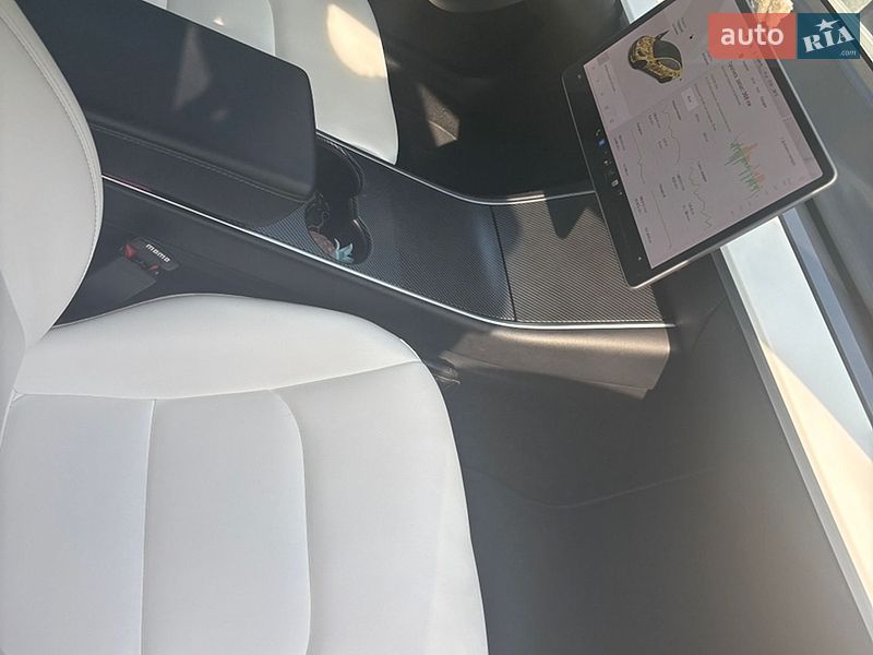 Седан Tesla Model 3 2020 в Борисполе фото 16 Седан Tesla Model 3 2020 в Борисполе