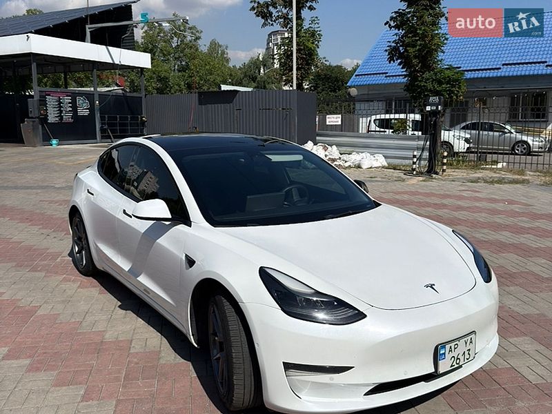 Седан Tesla Model 3 2021 в Запорожье
