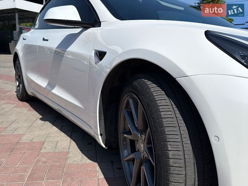 Седан Tesla Model 3 2021 в Запорожье