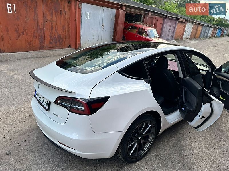 Седан Tesla Model 3 2021 в Запорожье
