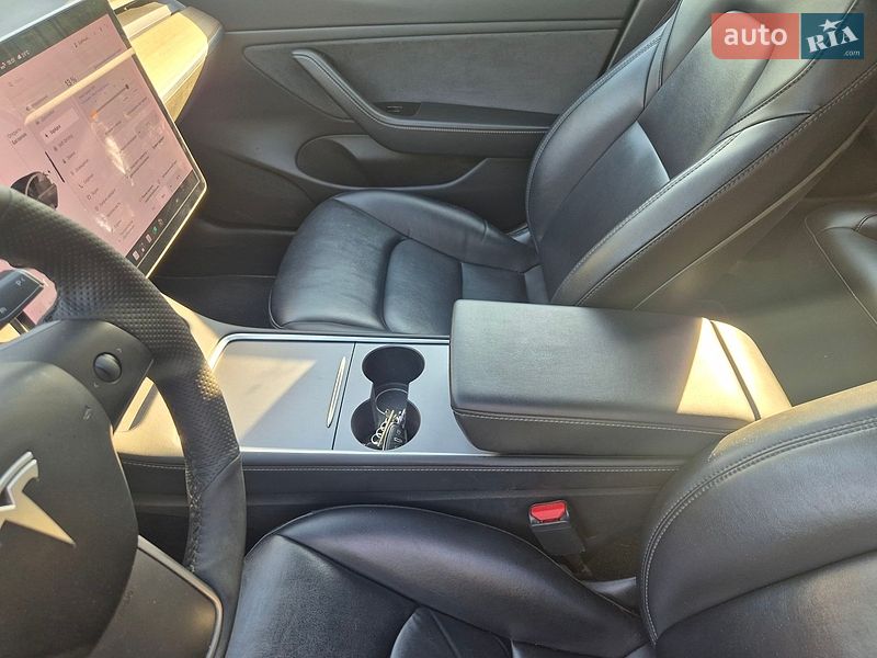 Седан Tesla Model 3 2019 в Запорожье