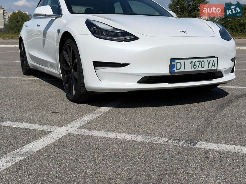 Tesla Model 3 2019