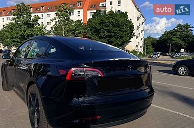 Седан Tesla Model 3 2023 в Киеве
