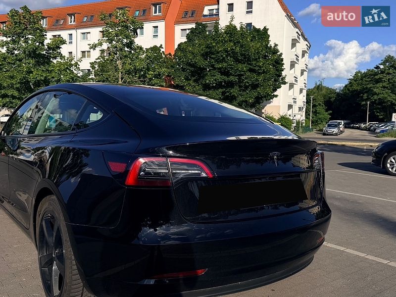 Седан Tesla Model 3 2023 в Киеве