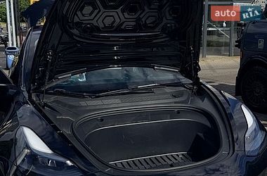Седан Tesla Model 3 2023 в Киеве
