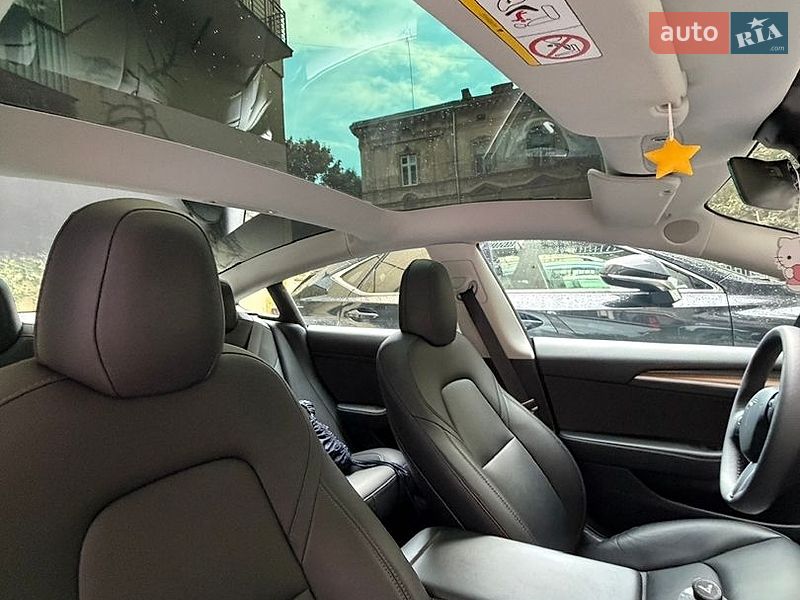 Седан Tesla Model 3 2023 в Киеве