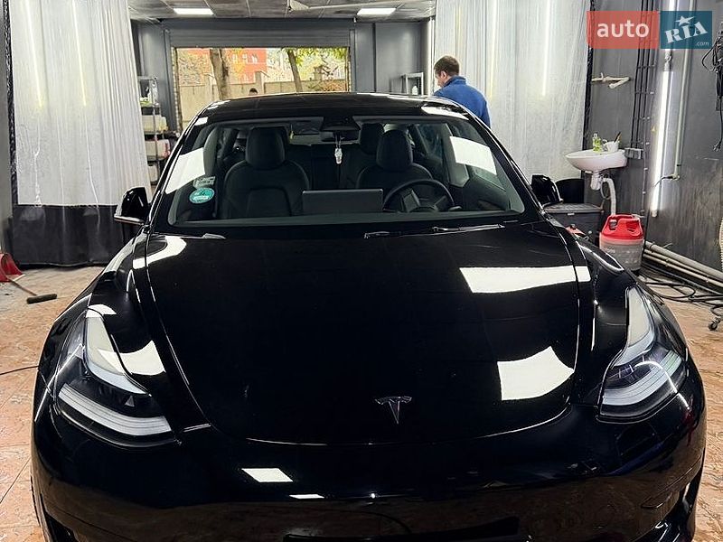 Tesla Model 3 2023
