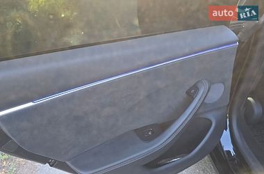 Седан Tesla Model 3 2024 в Дніпрі