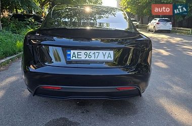 Седан Tesla Model 3 2024 в Днепре