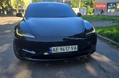 Седан Tesla Model 3 2024 в Дніпрі