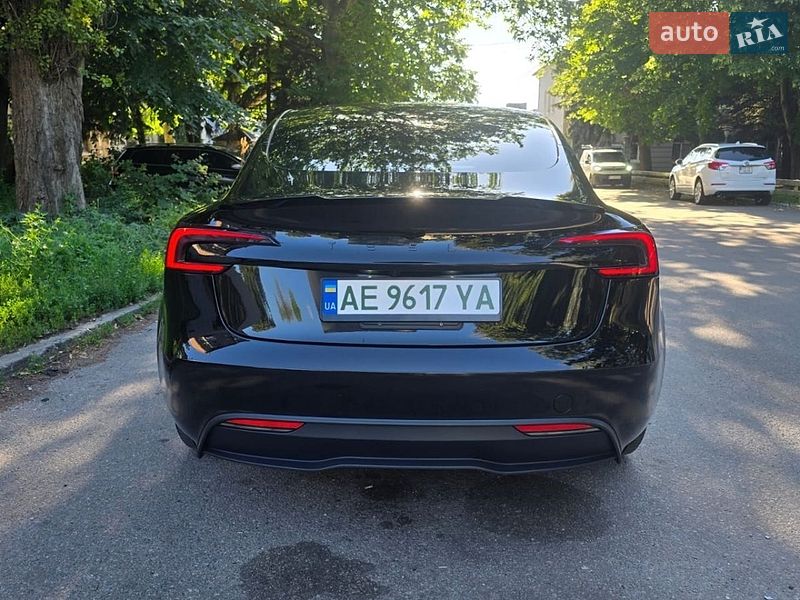 Седан Tesla Model 3 2024 в Днепре