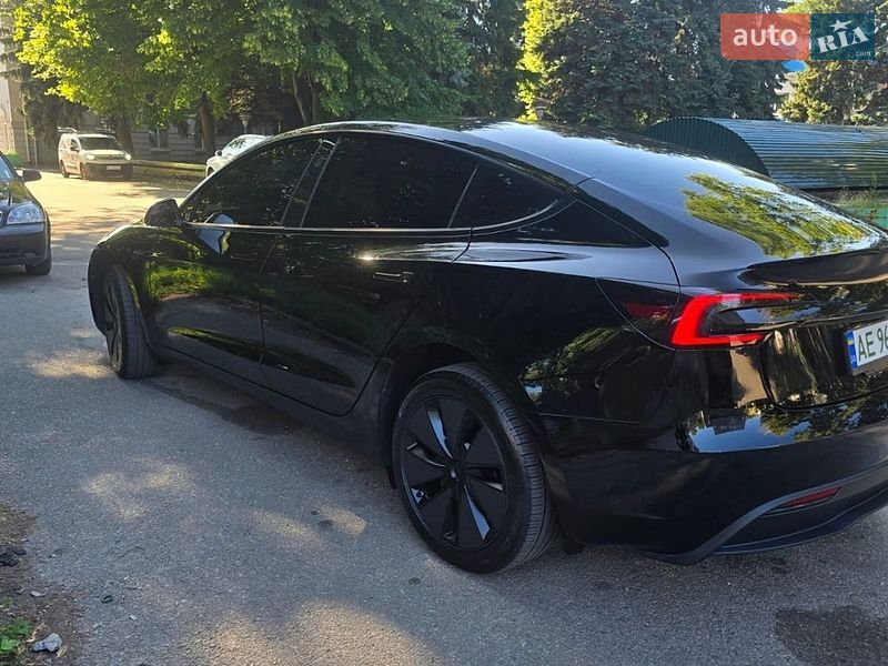 Седан Tesla Model 3 2024 в Дніпрі