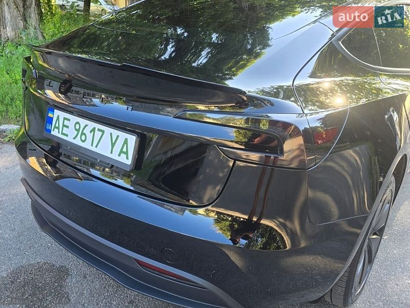 Седан Tesla Model 3 2024 в Дніпрі