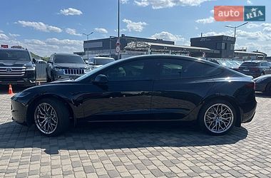 Седан Tesla Model 3 2024 в Мукачево