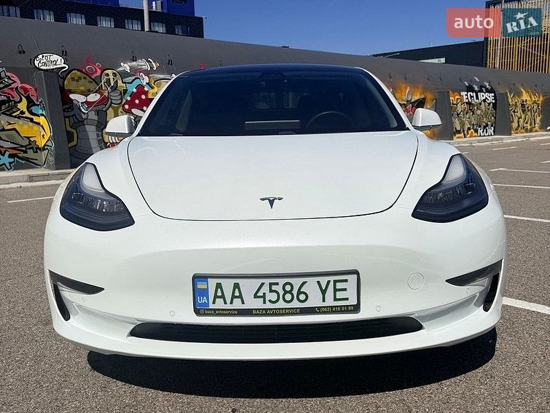 Tesla Model 3 2020