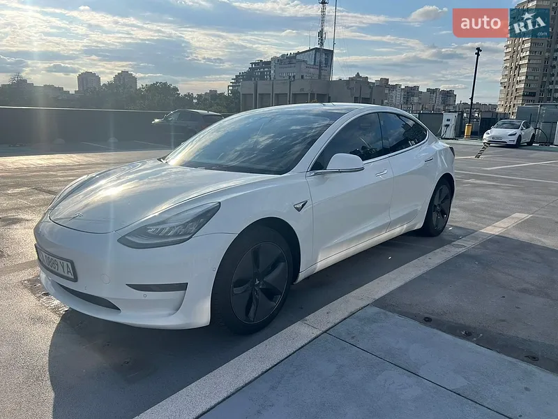 Tesla Model 3 2020