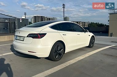 Седан Tesla Model 3 2020 в Киеве