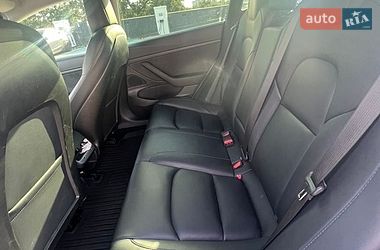 Седан Tesla Model 3 2020 в Киеве