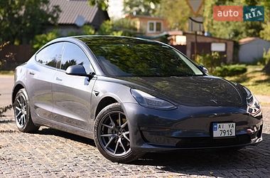 Седан Tesla Model 3 2022 в Киеве