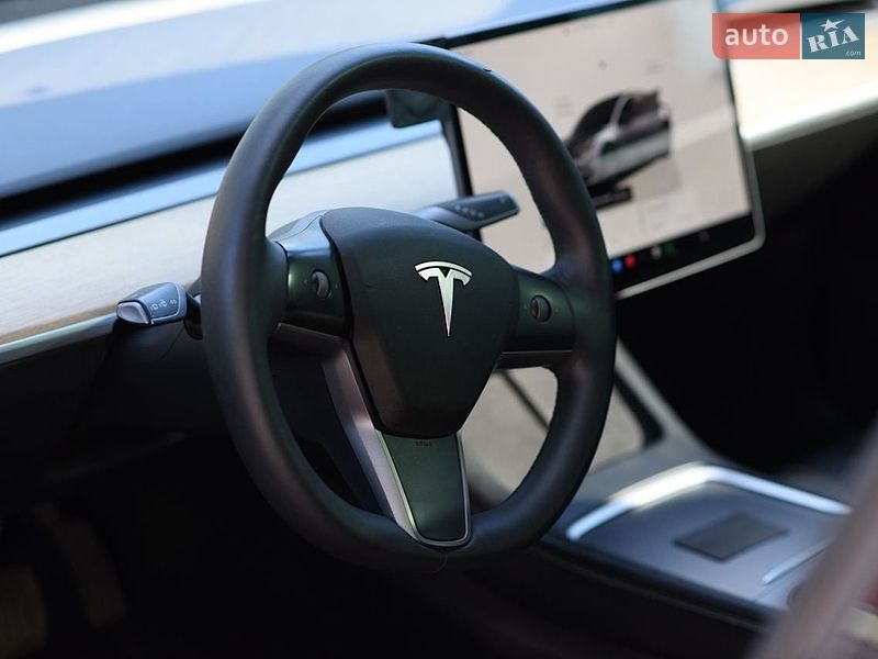 Седан Tesla Model 3 2022 в Киеве