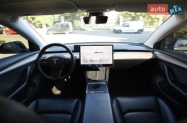 Седан Tesla Model 3 2022 в Киеве