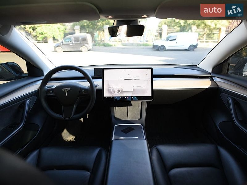Седан Tesla Model 3 2022 в Киеве